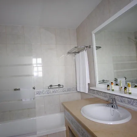 Club Vista Serena Aparthotel 3*