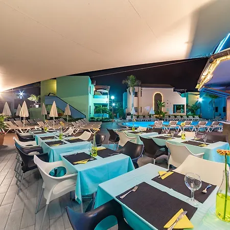 Apartmanhotel Club Vista Serena 3*