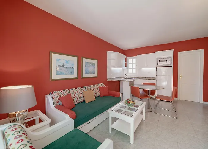 Aparthotel Club Vista Serena 3*